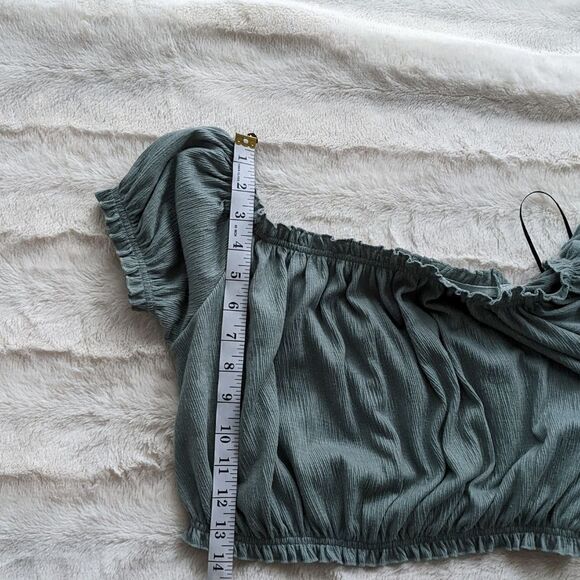 H&M Sage green puff sleeve crop top textured size Medium @F1 - Picture 9 of 10